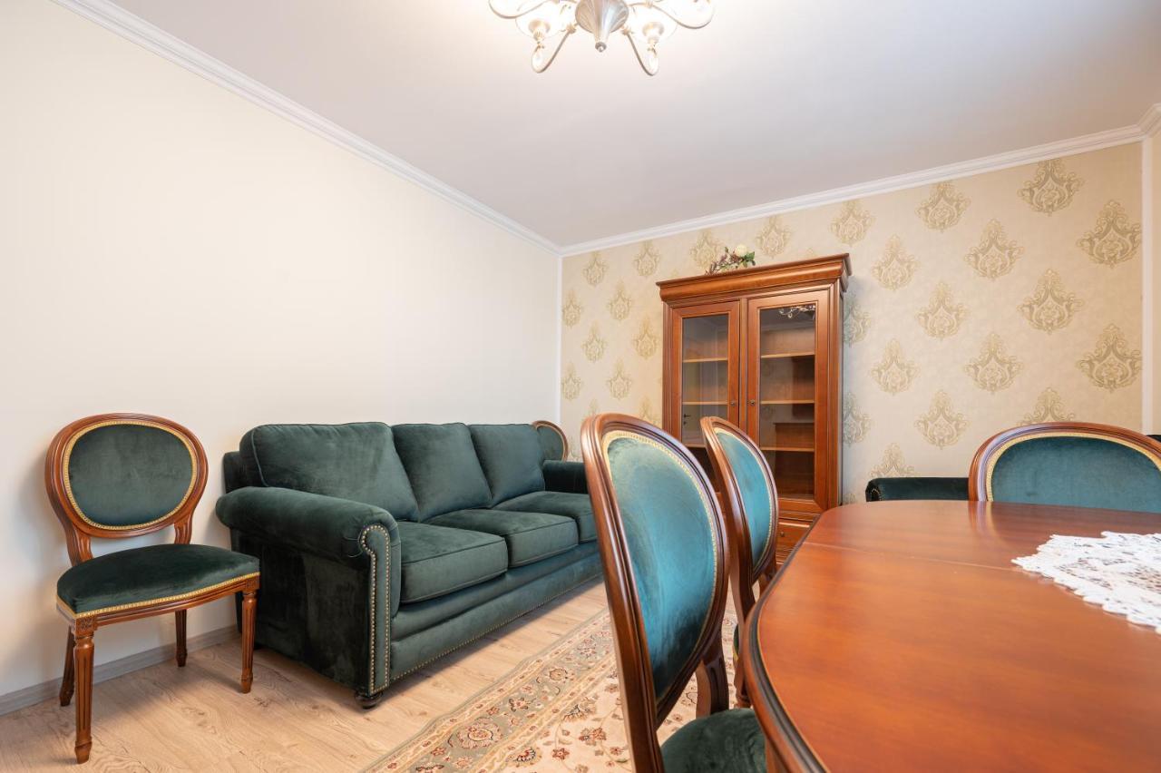 Appartement Dragos Flat à Oradea Extérieur photo