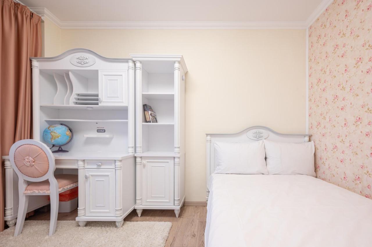 Appartement Dragos Flat à Oradea Extérieur photo