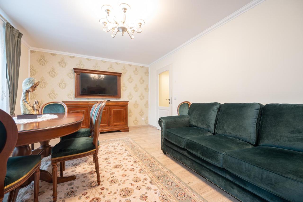Appartement Dragos Flat à Oradea Extérieur photo