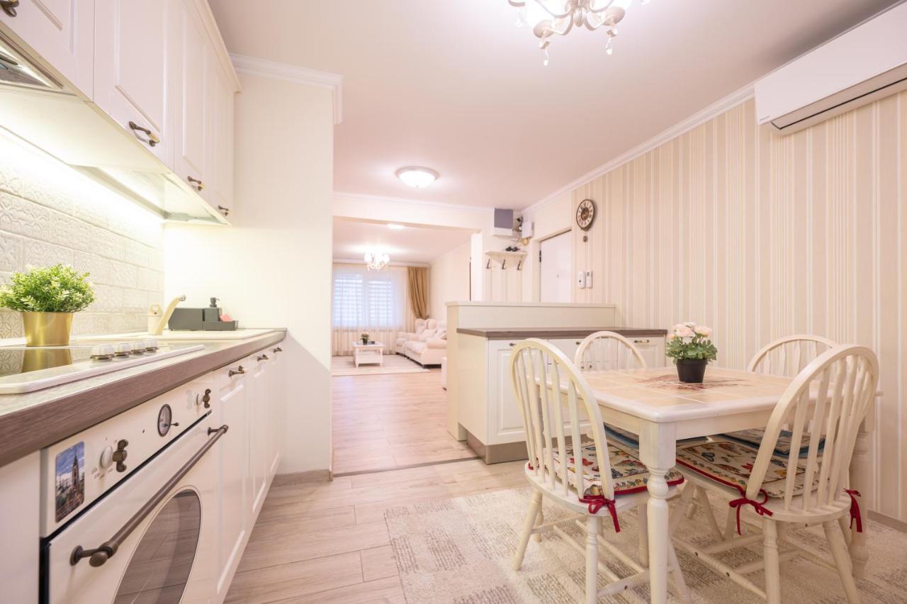 Appartement Dragos Flat à Oradea Extérieur photo